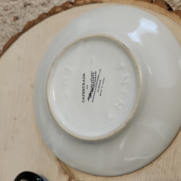 Cafestrada for Signature Housewares Inc Set 2 Black & White Espresso Cups - Picture 5 of 7